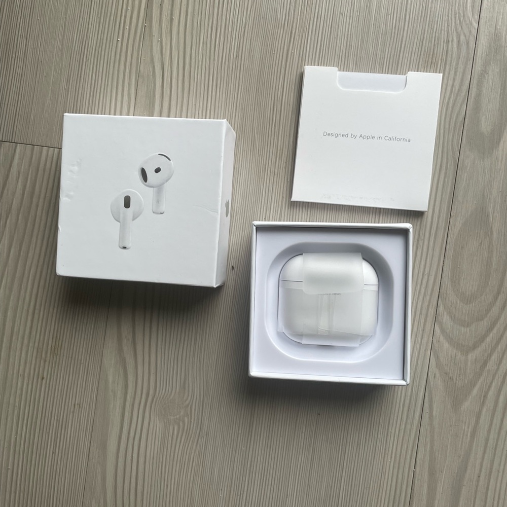 Apple AirPods with White Charging Case